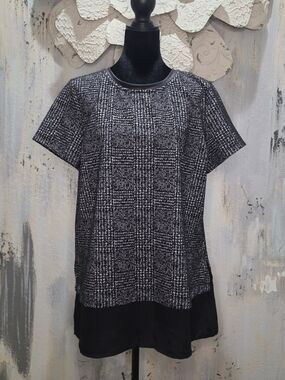 Anne Klein Black/white Textured Short Sleeve Top with Contrast Hem Size Large